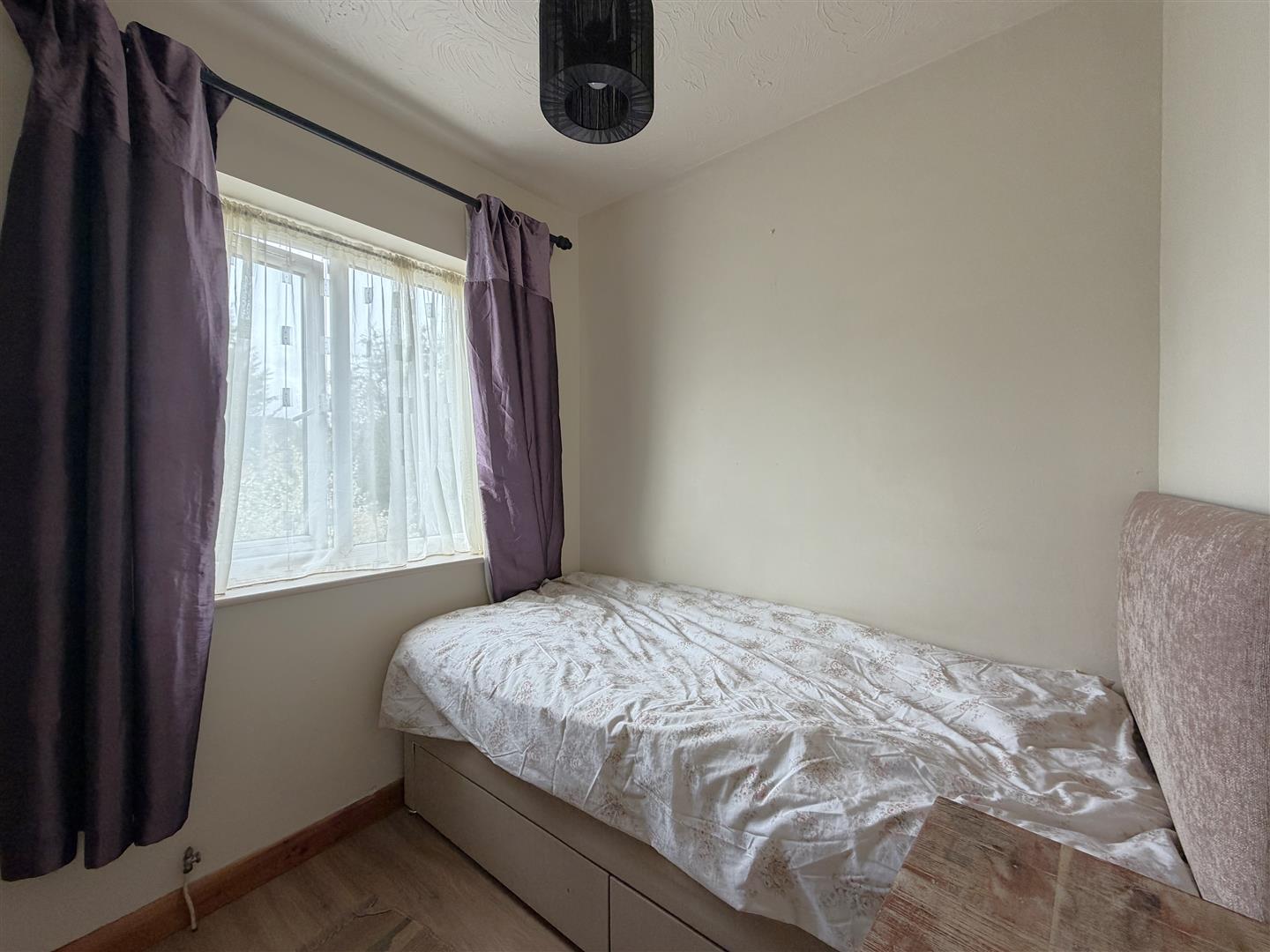 Hollybush Close, 